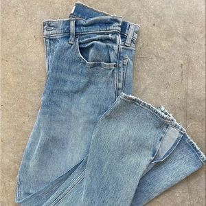 Women’s size 8. Abercrombie & Fitch, 90’s high waisted.